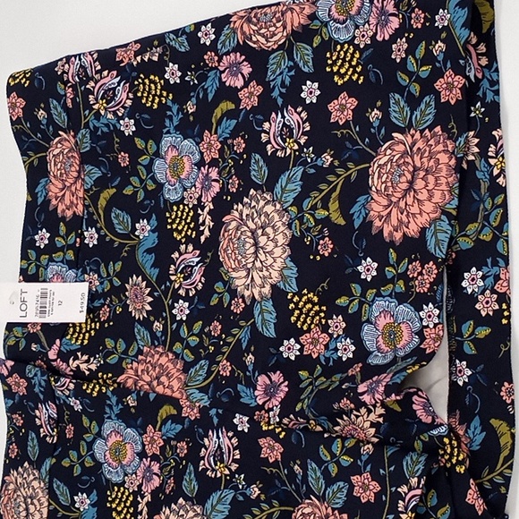 LOFT Floral Riviera Shorts Navy Blue 12 - Picture 4 of 15